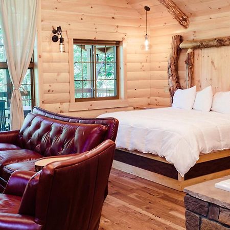 Cricket Hill Treehouse B By Amish Country Lodging Millersburg Exterior photo