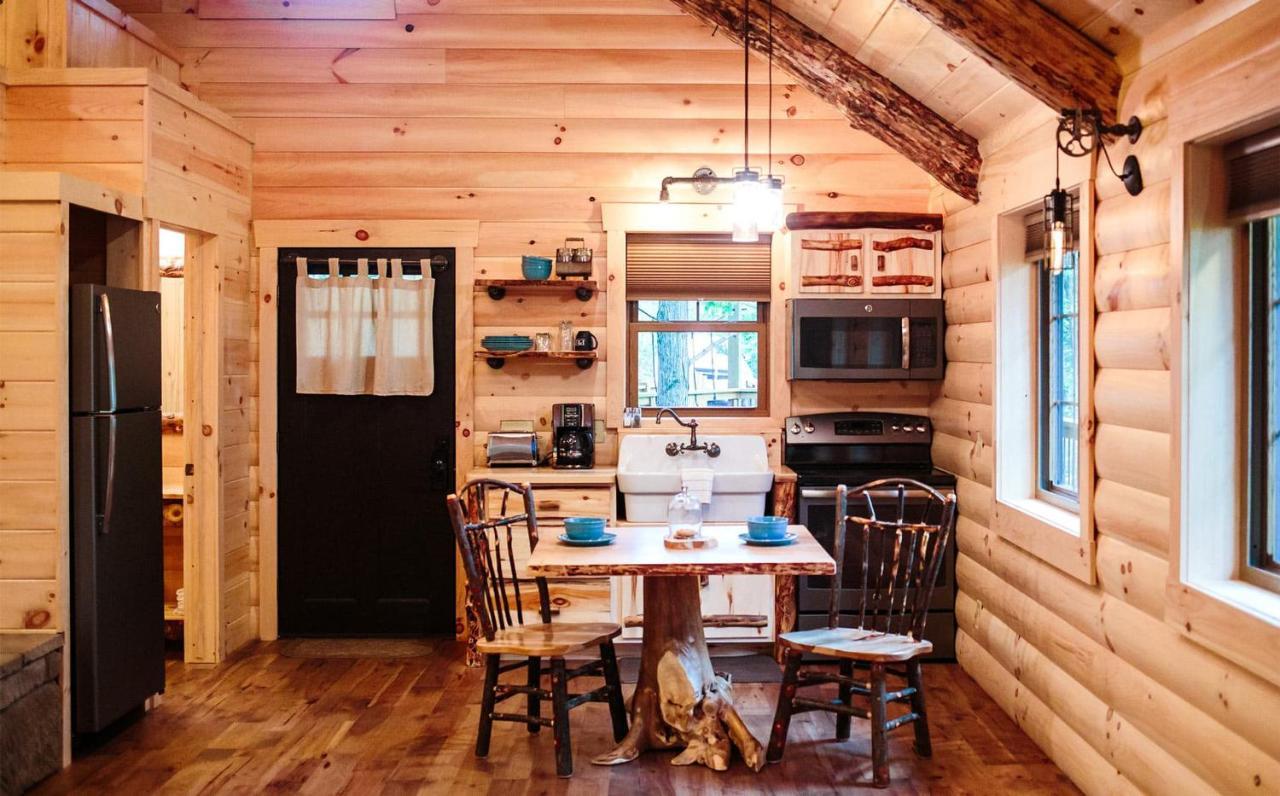 Cricket Hill Treehouse B By Amish Country Lodging Millersburg Exterior photo